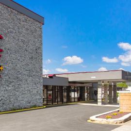 Red Roof Inn PLUS & Suites Erie、エリーのホテル