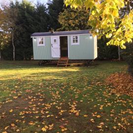 Jasmine The Shepherd Hut, hotel in Woodhall Spa