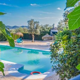 Nice Home In Estepa With Swimming Pool, hotel u gradu Estepa