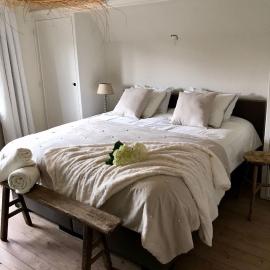 De Bijenkorf, hotel in Damme