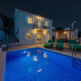 Holiday house ISA, hotel in Primošten