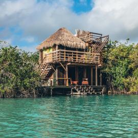 La Embajada Universal The Eighth Color of Bacalar, hotel en Huay Pix