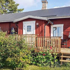 1 Bedroom Nice Home In Öje, hotelli kohteessa Öje
