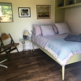 Pretty self-contained garden room, hotel in Sheringham