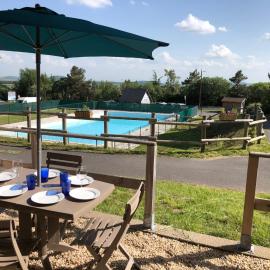 Le chalet de "Lamarmotte" T3 rénové avec terrasse sud en rez de jardin, hotel u gradu Super Bes