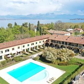 Dolce Blu Sirmione, hotel di Rivoltella