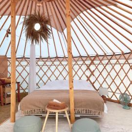 Glamping Iurte Mongole Spiritul Zimbrului, hótel í Vama Buzăului