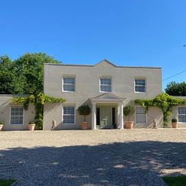 Large Country House with Hot Tub, Pool Table, and Log Burner