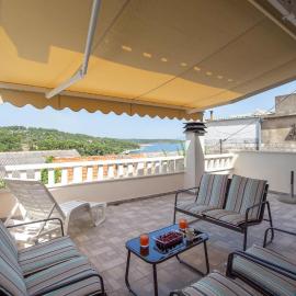 3 Bedroom Cozy Home In Povlja, Hotel in Povlja
