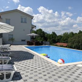 Villa Longina, hotel en Ljubuški