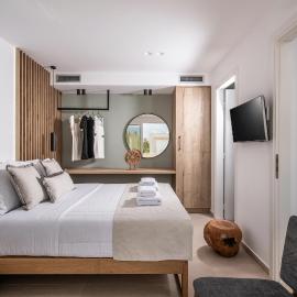 Ianthi Suite by Nymphes