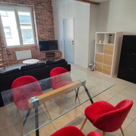 Joli apparemment type Loft、カヴァイヨンのホテル