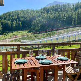Appartement 2 chambres vue pistes, parking privatif, hotel in Les Orres