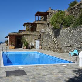Andros Escape Condos, hotel u gradu 'Andros'