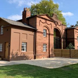 Oulton Park Lodge, Hotel in Little Budworth