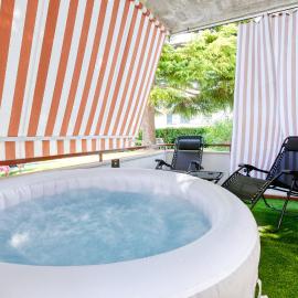 Wolf House - Peschiera Holiday - Jacuzzi Privata, hotel in Peschiera del Garda
