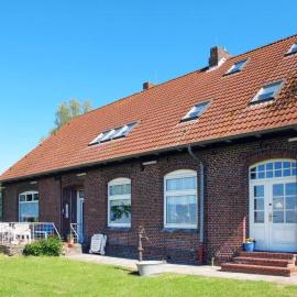 Ferienwohnung Alte Grundschule Berdum 2, hotel u gradu Berdum