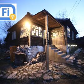 Casa Padureana - Log House from 1860, hotel in Hunedoara