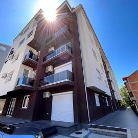 Darki Apartments 2 - Very Central Stay With Free Parking
