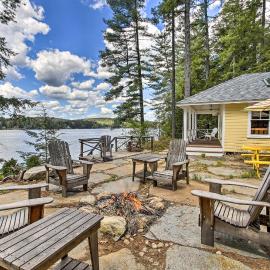 Lakefront Cottage: Boat Dock, Patio & Kayaks!, hotel em Oxford