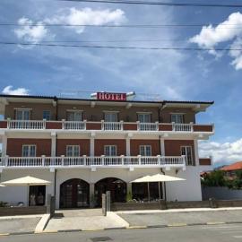 Hotel Xhelili, hotel sa Cërrik