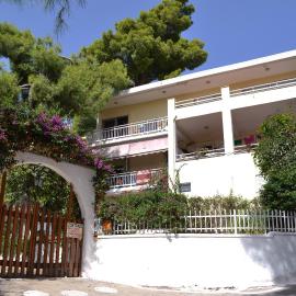 Zontanos Studios & Apartments, khách sạn ở Poros
