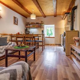 2 Bedroom Gorgeous Home In Fuzine, hotel in Fužine
