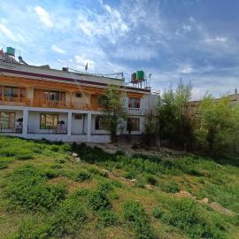 The Yanglha House