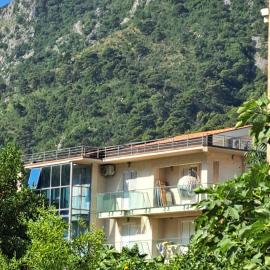 Apartments with sea view in Prcanj
