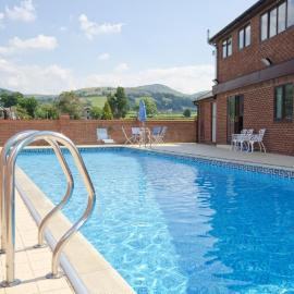 Tall Trees, hotel in Denbigh