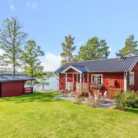 Ekudden. Idylliskt nära sjö. Egen strand., hotell sihtkohas Rimforsa