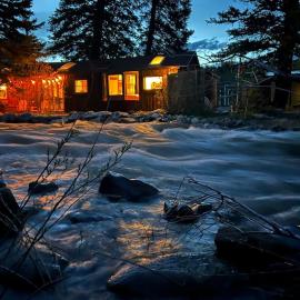 Thorpe On The Water. Creekside Nederland Cabin., Hotel in Nederland