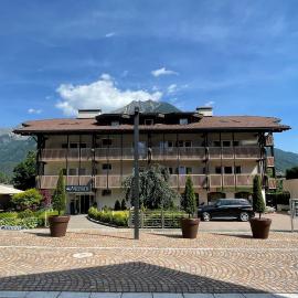 Residence Hotel Alpinum, hotel u gradu Campo Tures