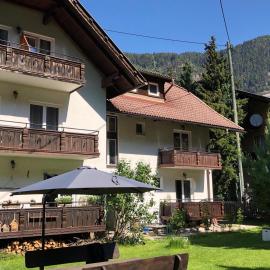 Appartement Sonnenstrahl Ferienhaus Fuenf Sinne، فندق في دوبرياخ