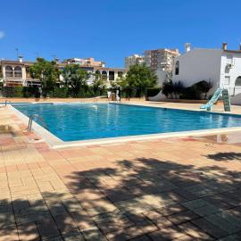 Adosado con piscina y tenis, hotel a Benicàssim