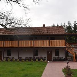 Gosciniec Pod Debem, hotel in Trzciel