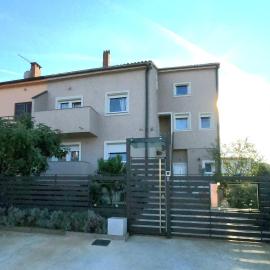 Apartments Natalia, hotel a Valbandon