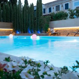 Armata Boutique Hotel, hotel Szpéceszben
