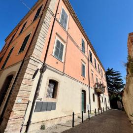 B&B letterario Palazzo Pistocchi, hotel u gradu Teramo