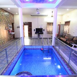 Orange Orchid 6BHK Private Pool Villa, hotel a Marakkānam