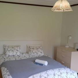 Large Private Room Near University & Hospital-2, hotel in Umeå