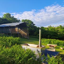 Brackenhill Glamping - Safari Tent with Hot Tub - Sleeps 6