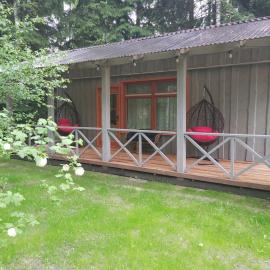 Bērzlejas2, hotel a Upesgrīva