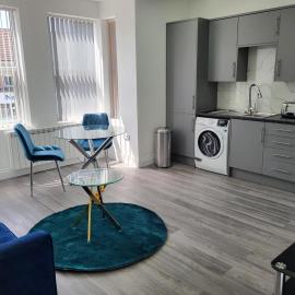 Comfortable - 1 Bed Apartment - Ideal for Work & Leisure - 5 Min to City Centre
