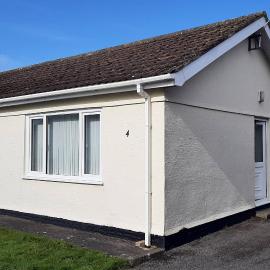 2 bedroom Chalet all to yourself, free parking, dogs welcome
