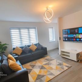 2 Bed Lovely home close to City Center & Rail Station