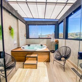 Uai House com jacuzzi, teto rooftop retrátil e colchão massageador