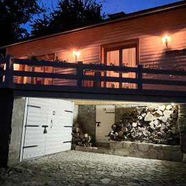 Dom pod kogutem, hotel u gradu 'Laliki'