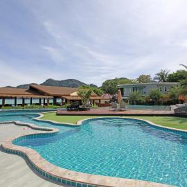 Phi Phi Andaman Beach Resort, hotel em Phi Phi Don