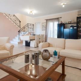 Casa Armonia Zakynthos: 2-Floor Residence, Hotel in Gaïtánion